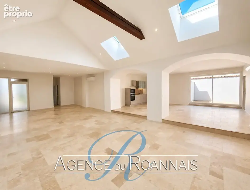 Maison type loft à vendre à ROANNE avec 4 chambres, cour et garage - photo 2