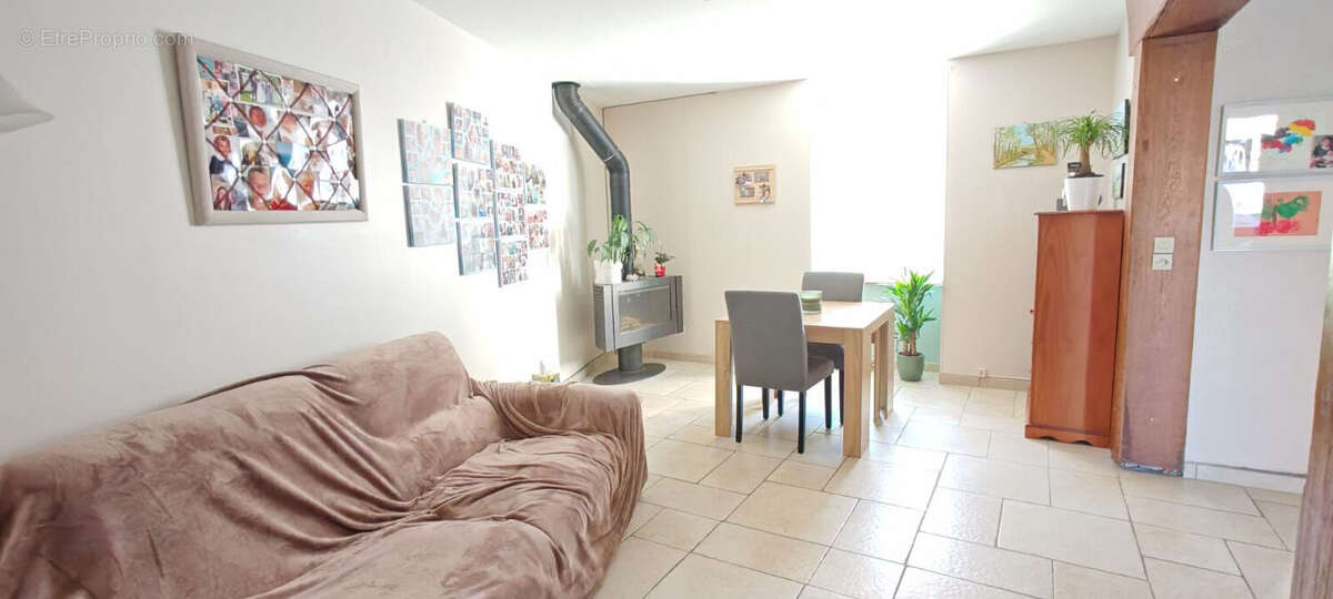 Maison à VILLENEUVE-LE-COMTE