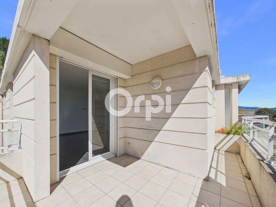 Appartement à MANDELIEU-LA-NAPOULE