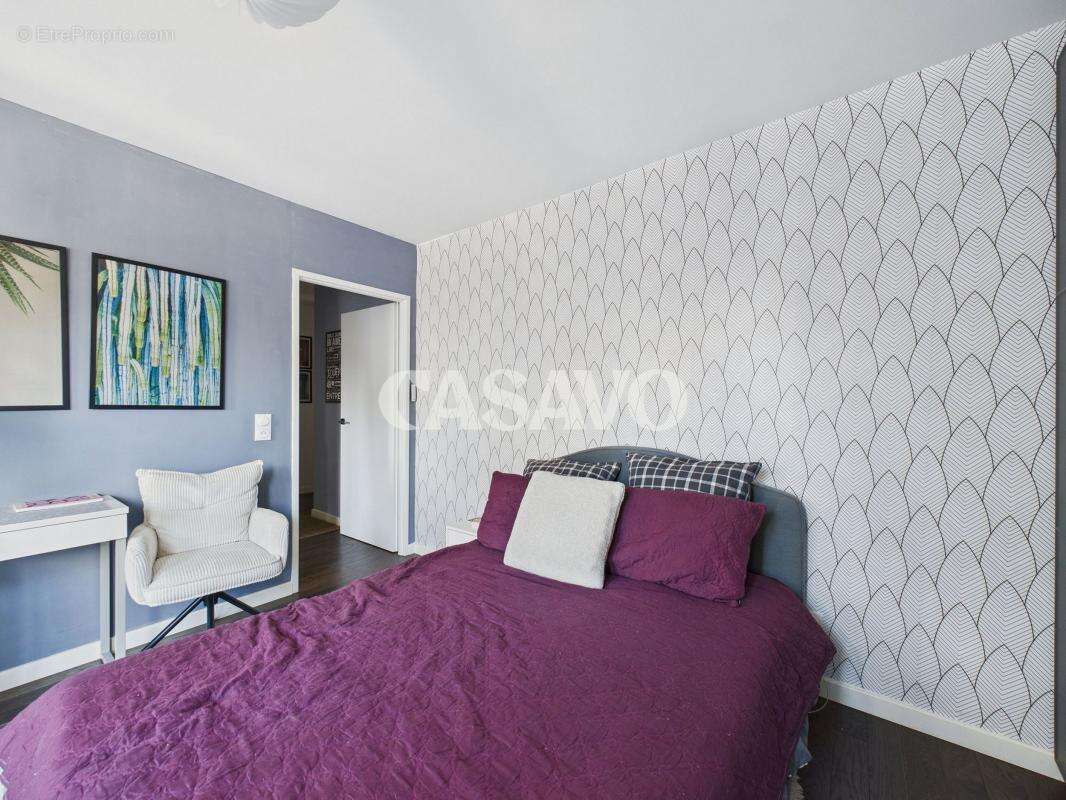 Appartement à COURBEVOIE