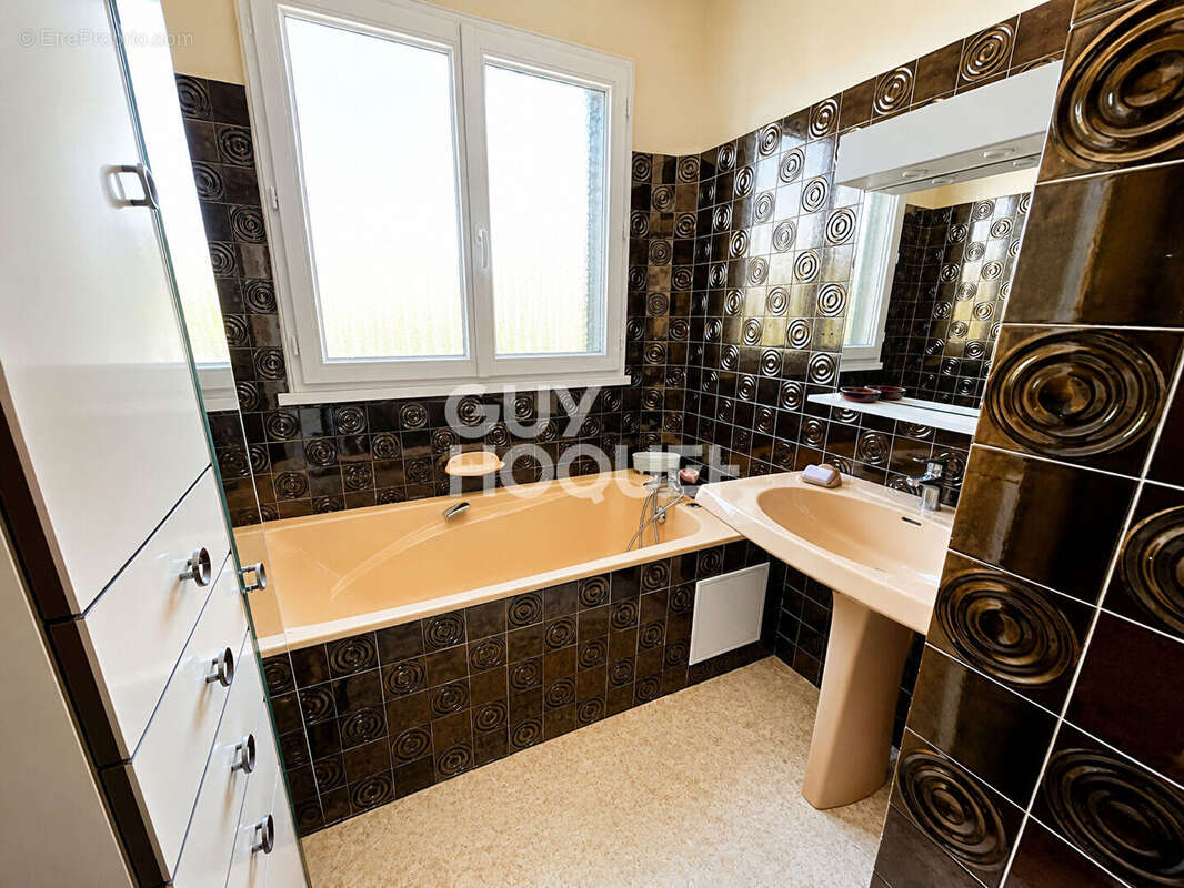 Maison individuelle à vendre SOREL MOUSSEL  Terrain de 660 m²  Garage - photo 6