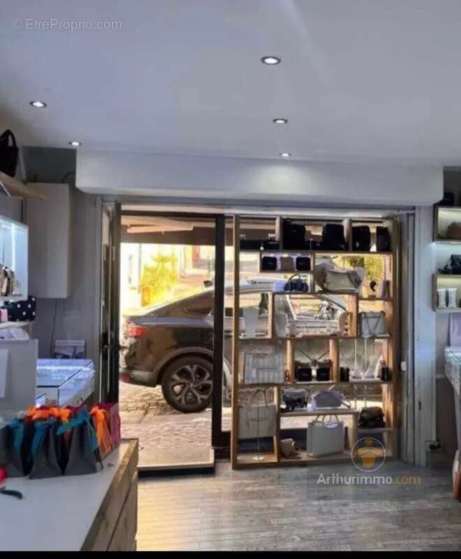 Commerce à LE LAVANDOU