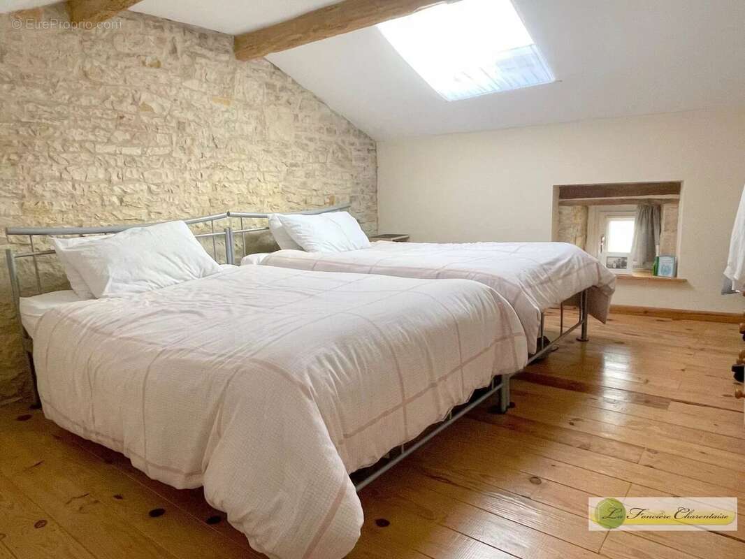 Maison à SAINT-FRAIGNE