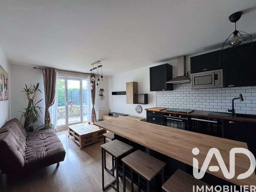 Photo 2 - Appartement à BRIE-COMTE-ROBERT