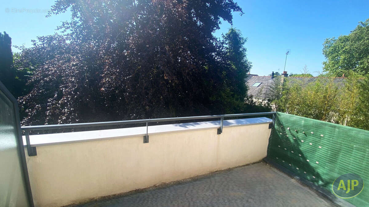 Appartement à AVRILLE
