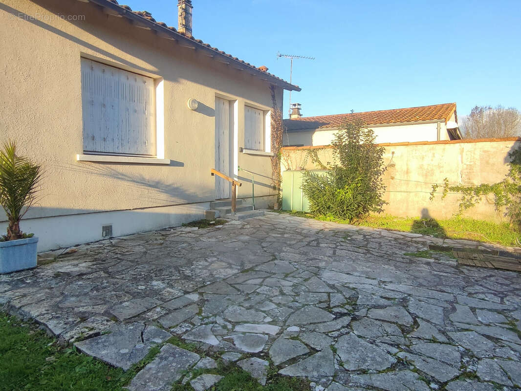 Maison à COULON
