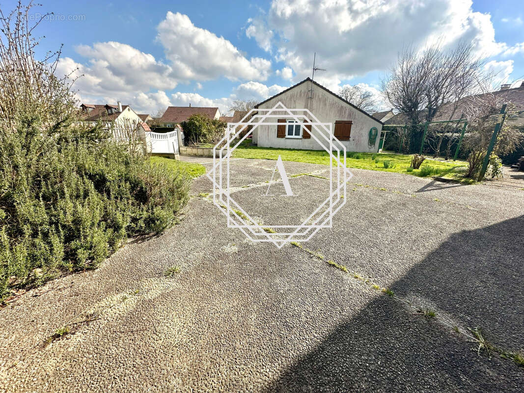 Maison à SAINT-CREPIN-IBOUVILLERS