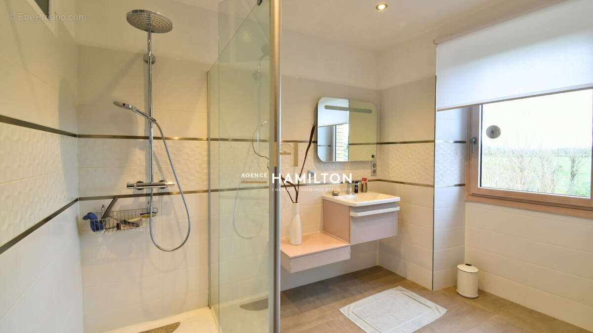Charmante propriete avec prairies, piscine, garage et batiments annexes - photo 11