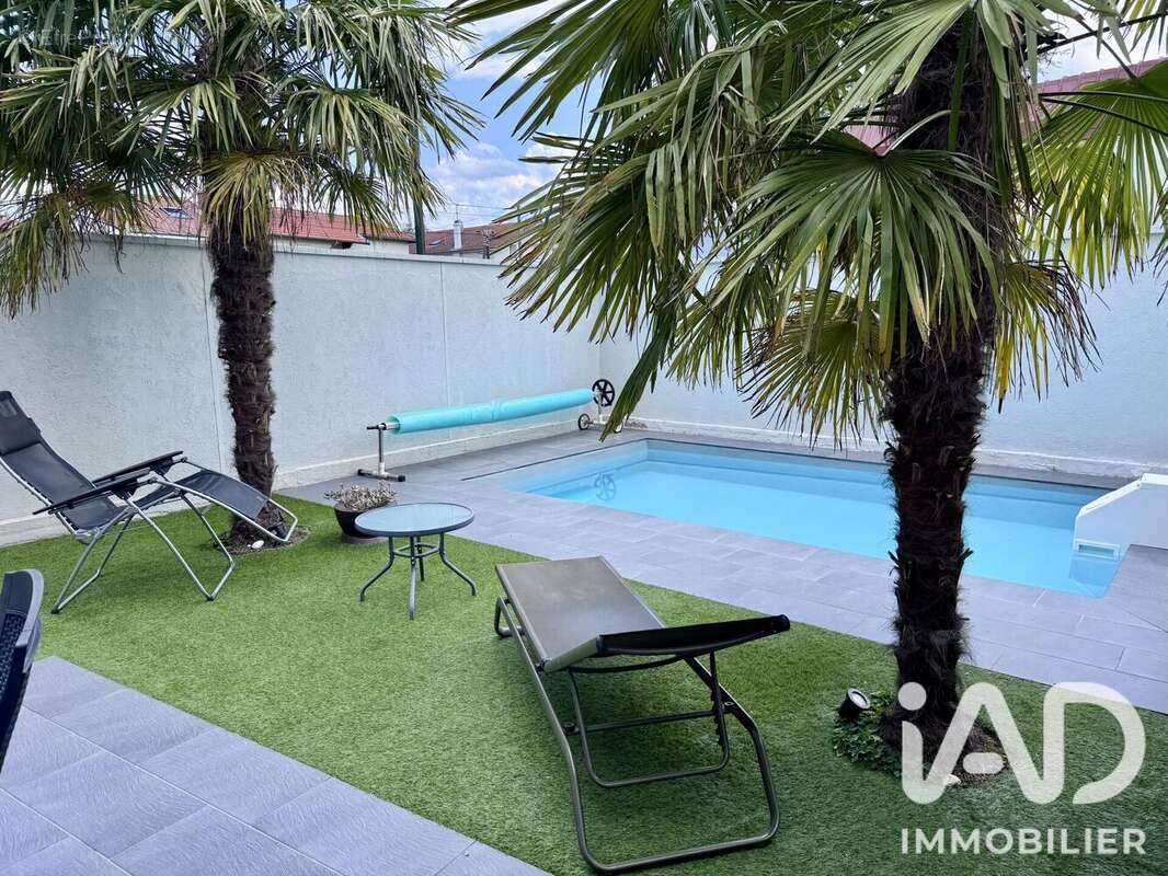 Maison 63 m² à Saint-Etienne  - photo 2