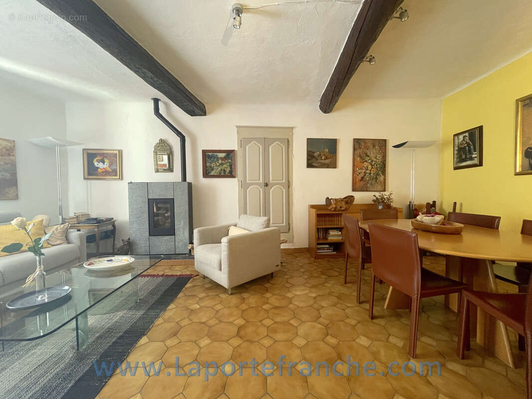 Maison de charme avec jardin, garage & vue mer   Haut-de-Cagnes - photo 3