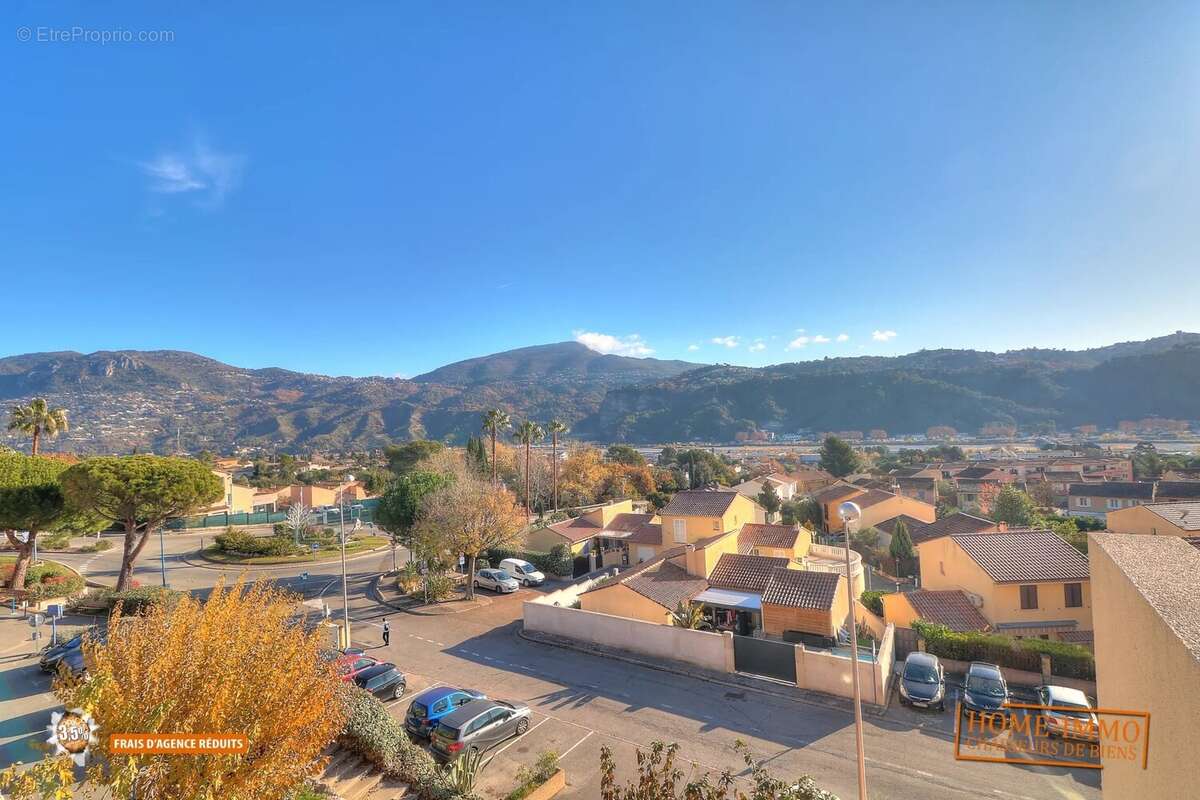 Appartement à CARROS