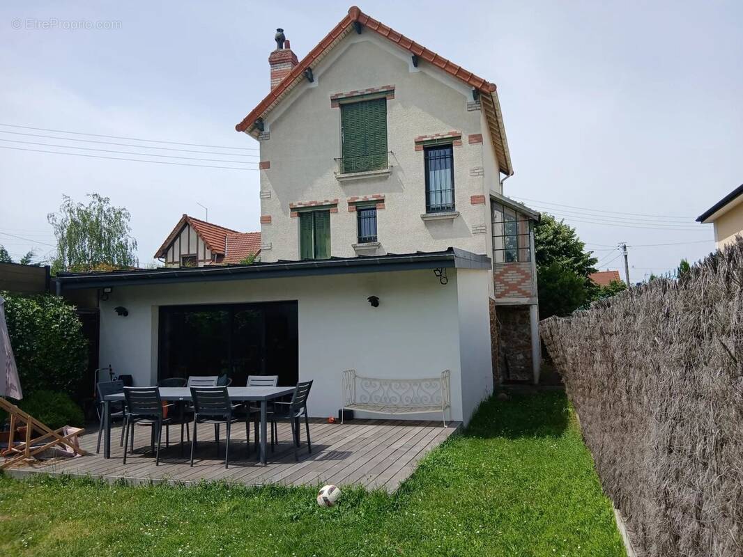Maison à SARTROUVILLE