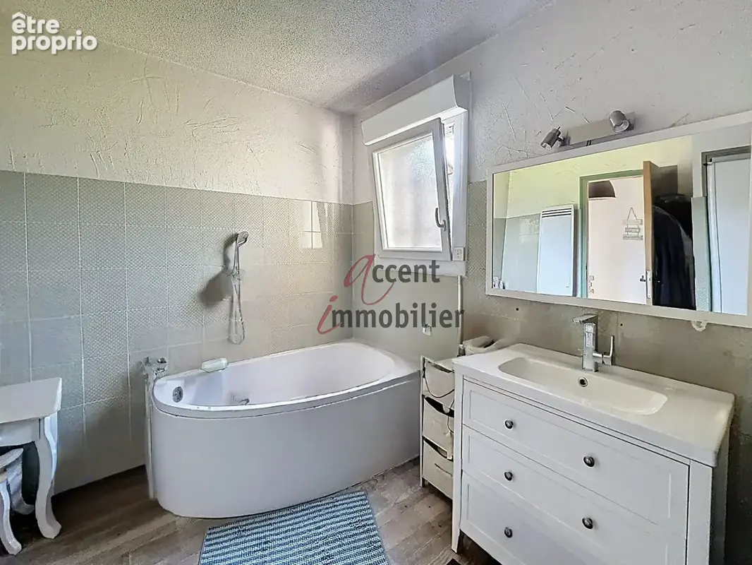La Crau de Châteaurenard : Partie de Mas en campagne sur 712 m² de terrain. - photo 11