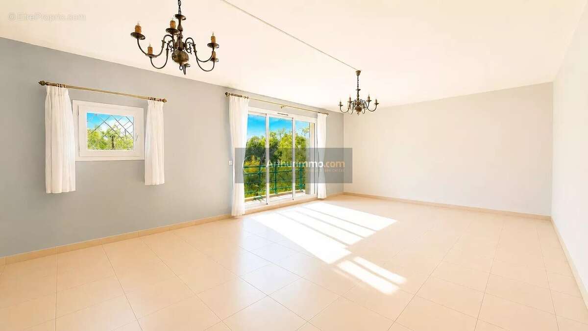 Appartement à SAINT-RAPHAEL