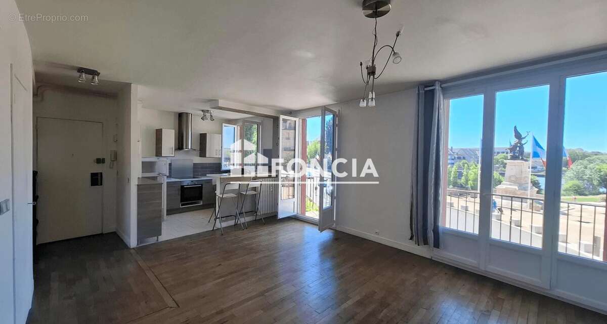 Appartement à CHARLEVILLE-MEZIERES