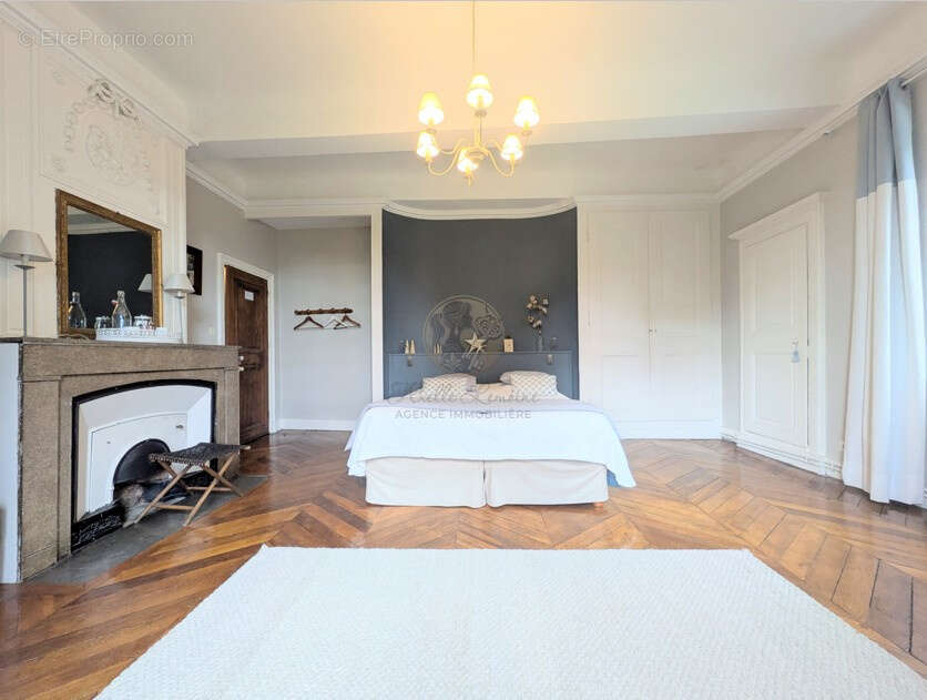 Maison à SAINT-GENIS-LAVAL