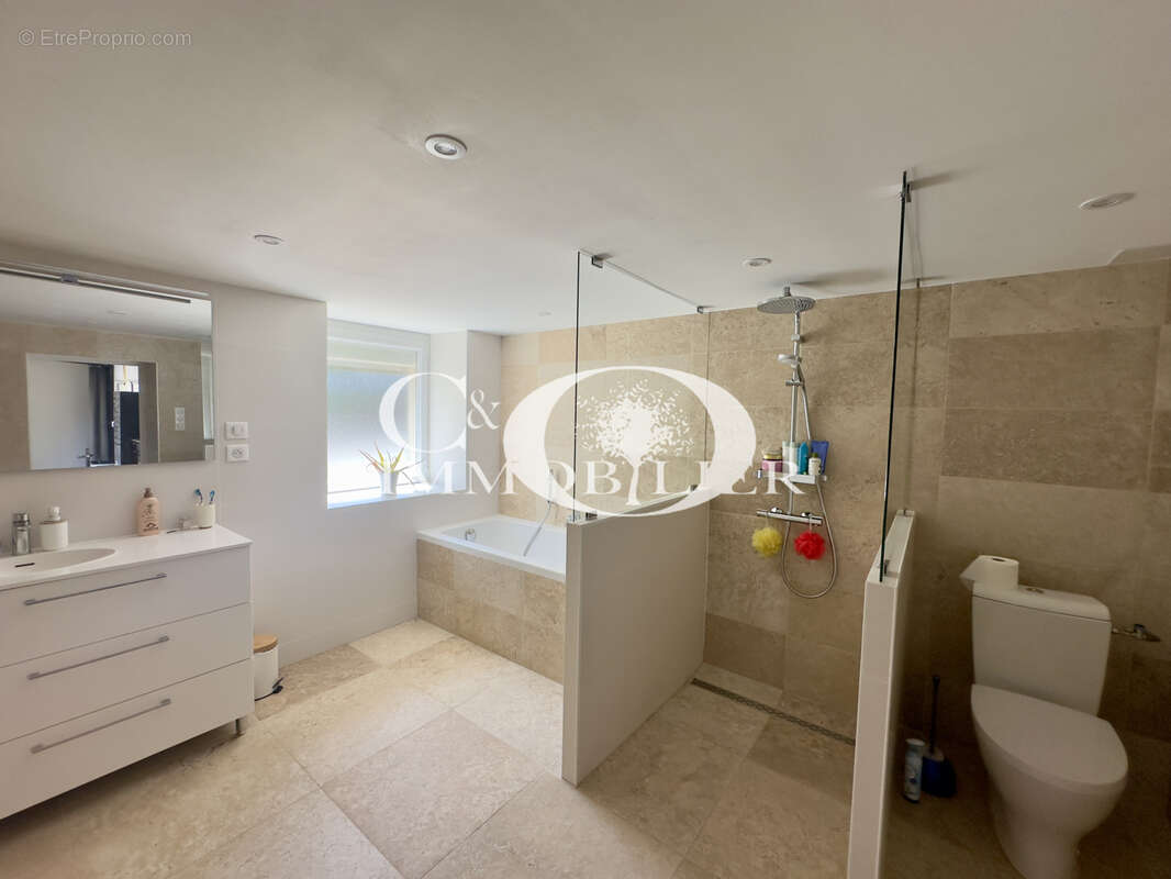 Maison à SAINT-ETIENNE-DU-BOIS