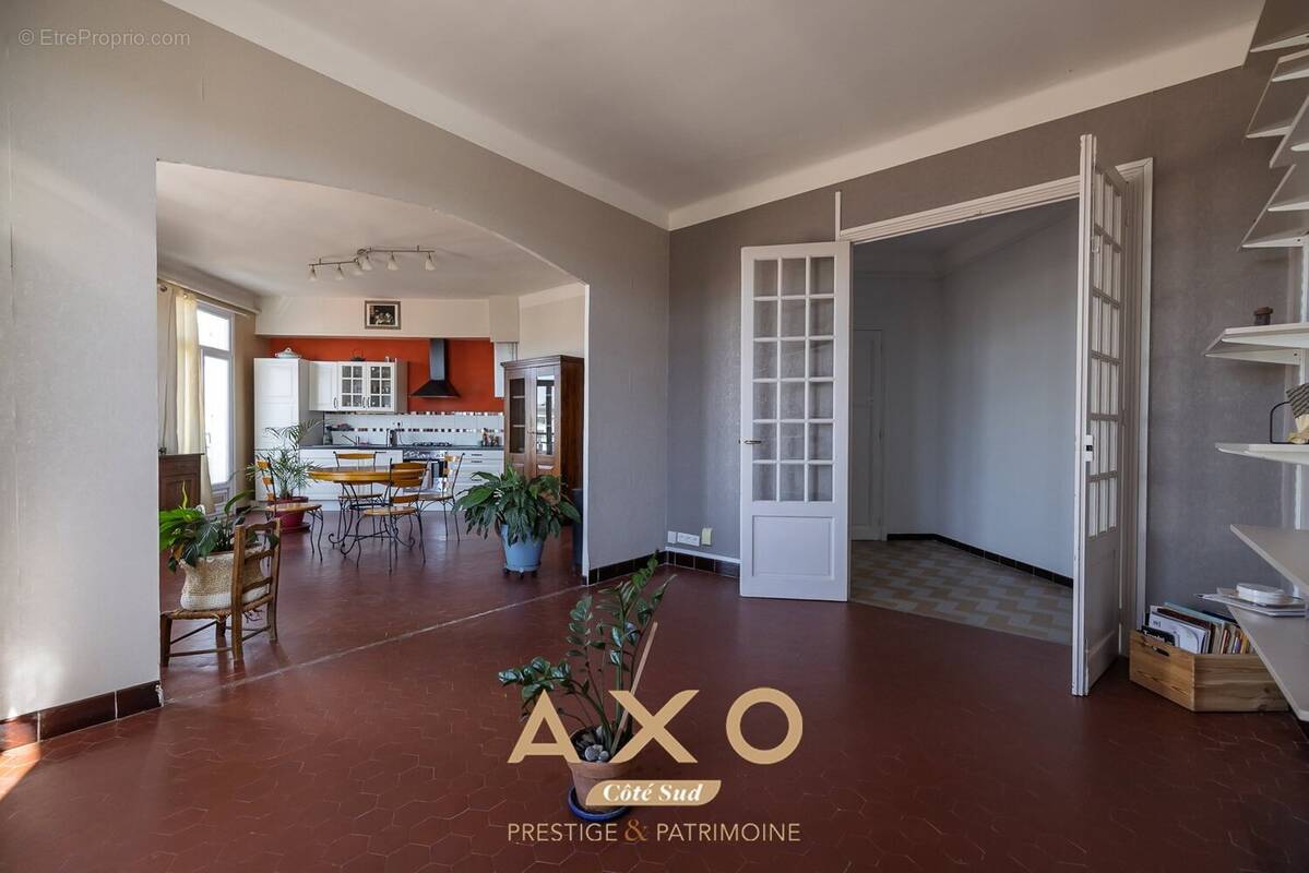 Appartement à MARSEILLE-4E