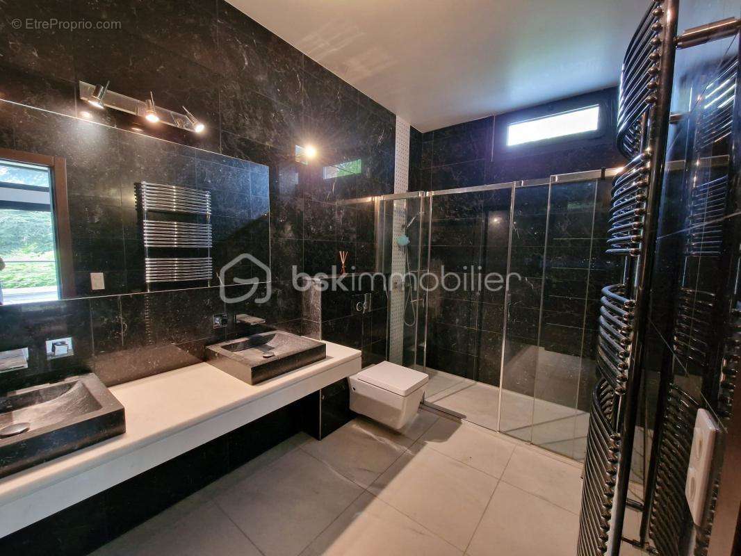 Maison à LA QUEUE-EN-BRIE