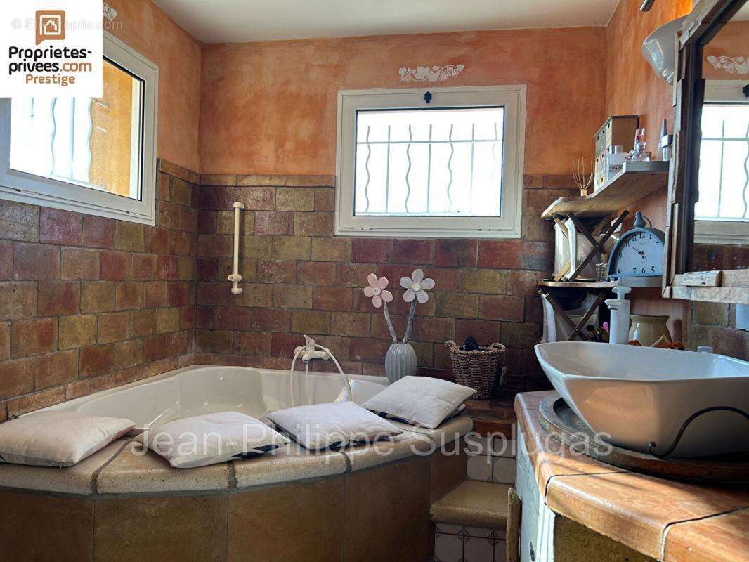 Maison à LA CADIERE-D&#039;AZUR