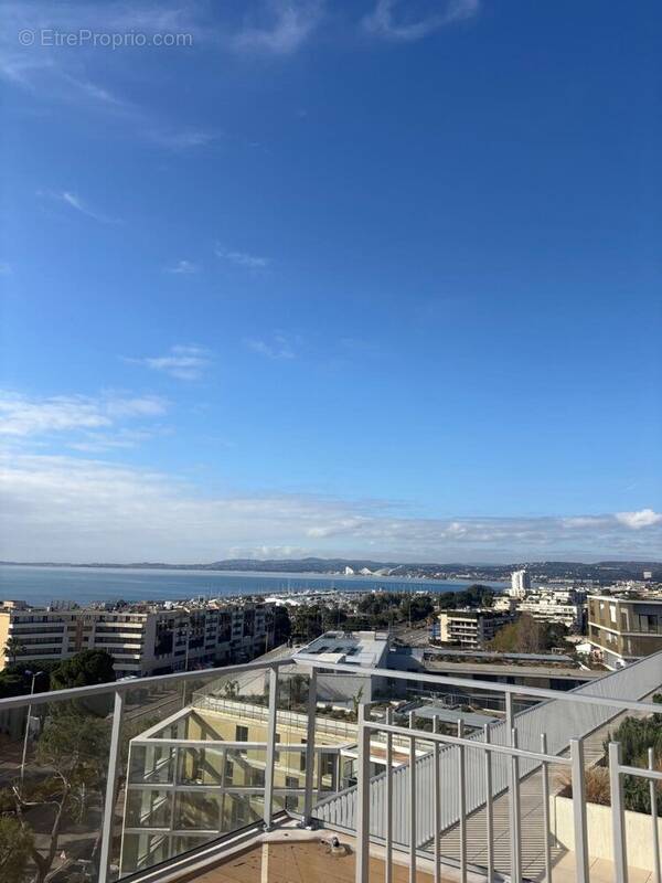 Photo Appartement à Saint-Laurent-Du-Var au prix de 1 095 000€