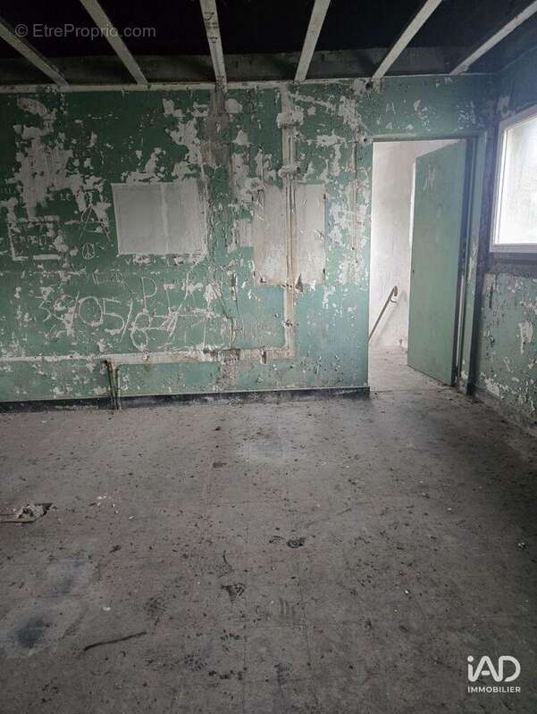 Photo 3 - Commerce à MORNAC