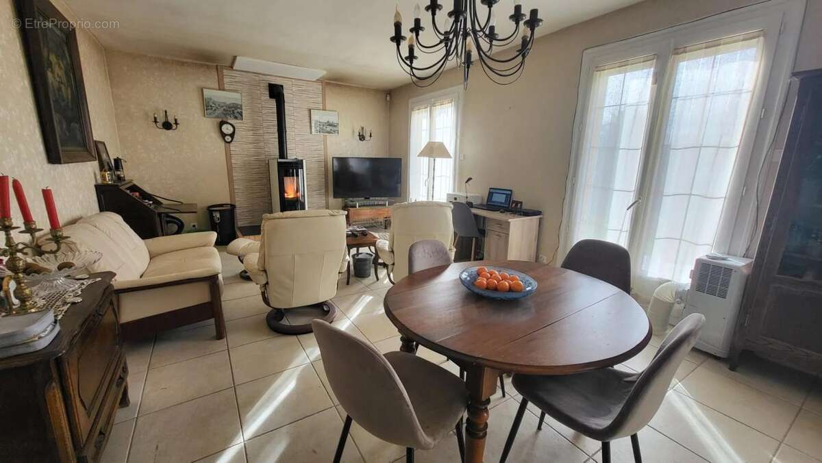 Maison à PORT-SAINTE-FOY-ET-PONCHAPT