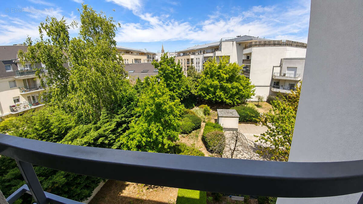 Bel appartement  de 4 pièces en centre ville avec balcon, box et cave - photo 12