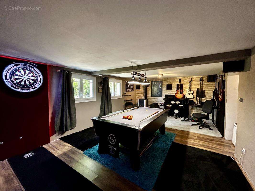 maison individuelle avec piscine, garage et salle de jeux 15 - photo 13