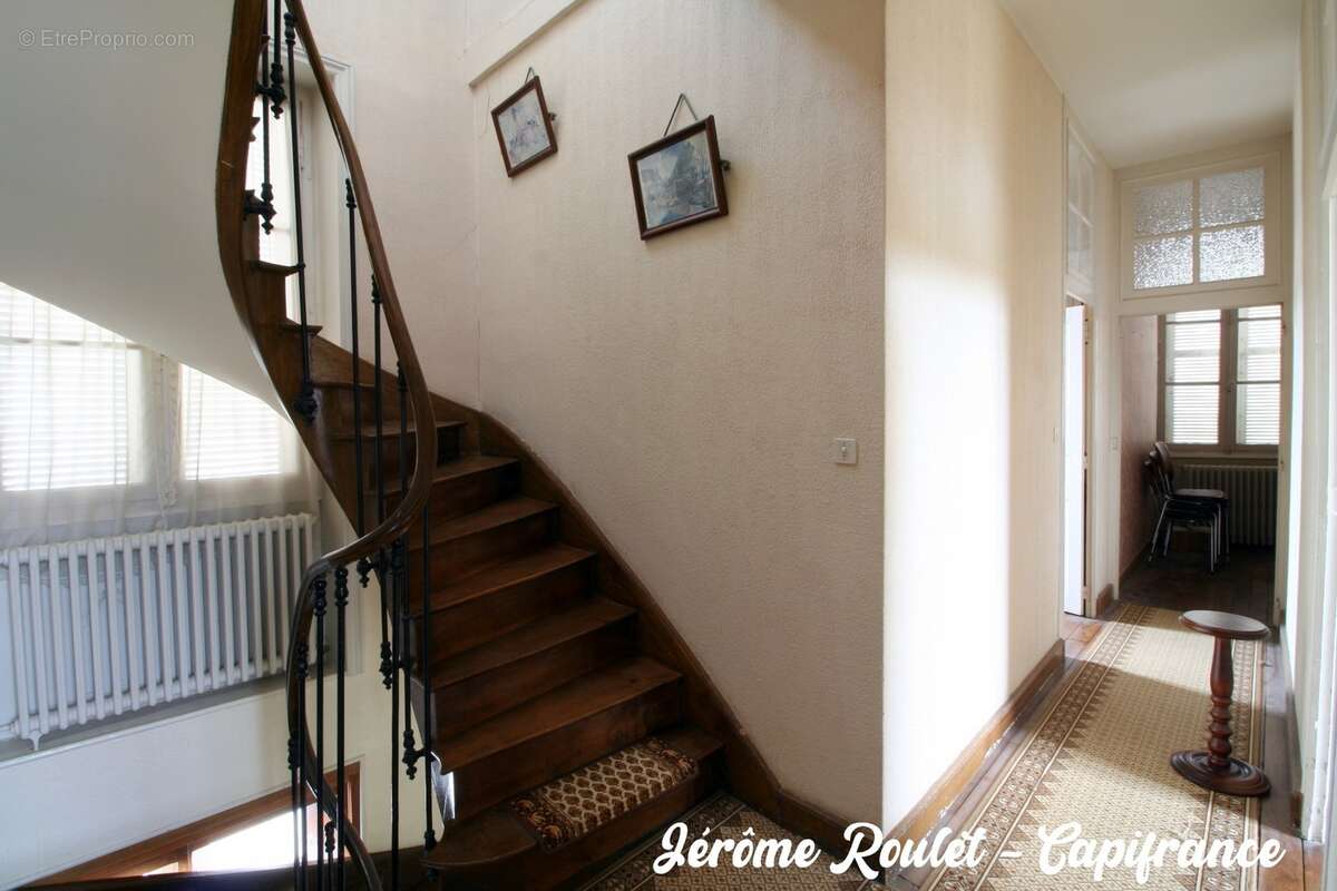 Dpt Vienne (86), à vendre Champigny-En-Rochereau maison P8 de 220 m² - Terrain de 1 017,00 m² - photo 15