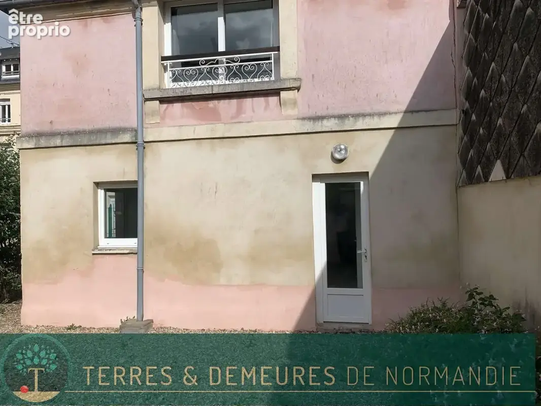 A vendre dans le CALVADOS ville de  LISIEUX (14100) maison du XIX ème proche du centre ville - photo 5