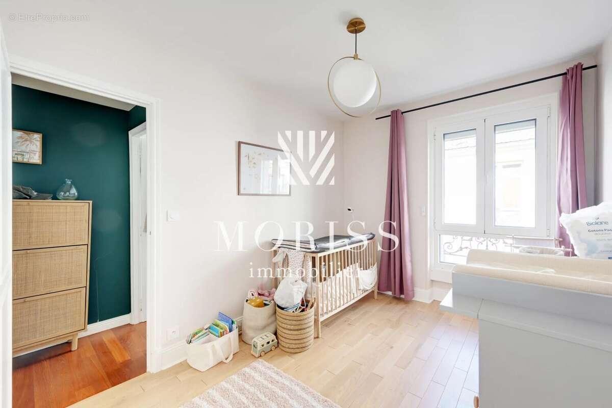Appartement à PARIS-17E
