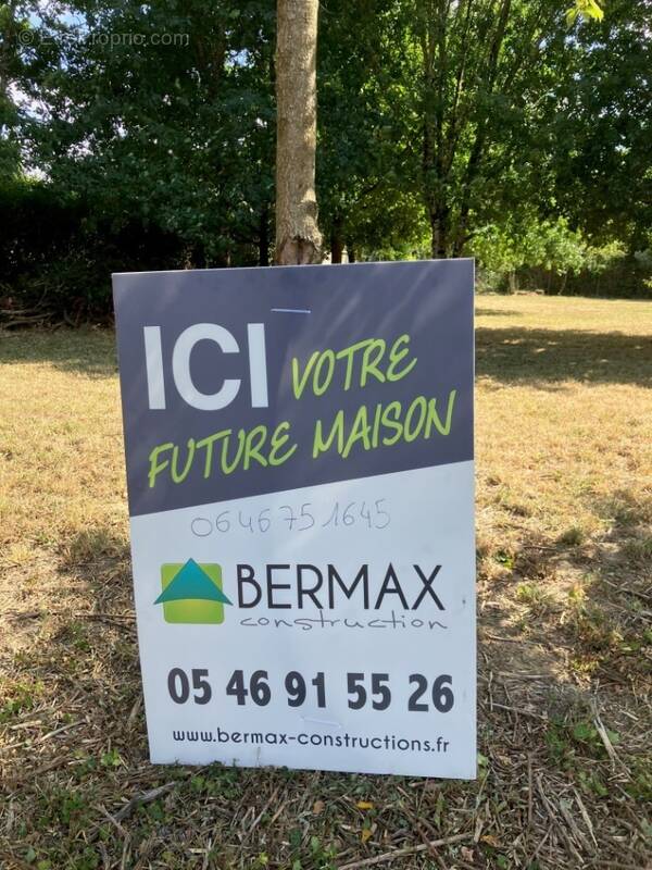 Terrain à CHANIERS