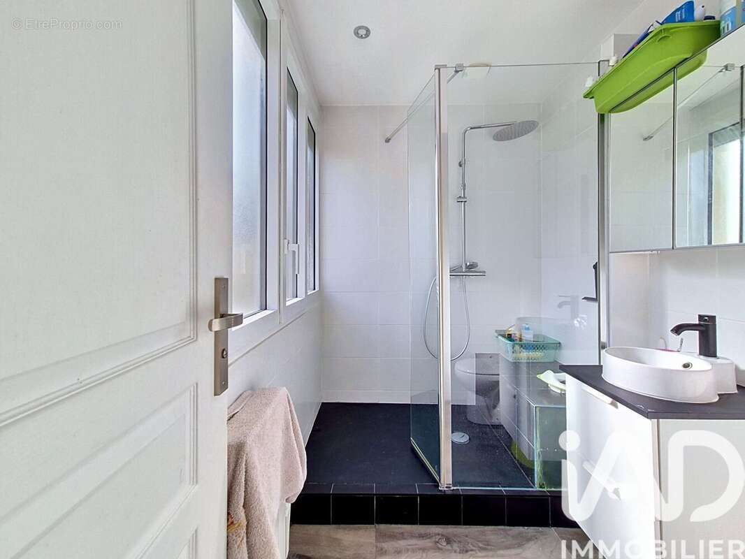 Maison 150 m² à Creteil  - photo 8