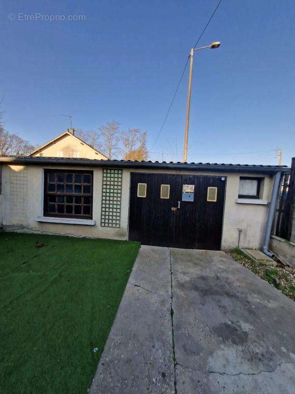 Maison à SAINT-MARCEL