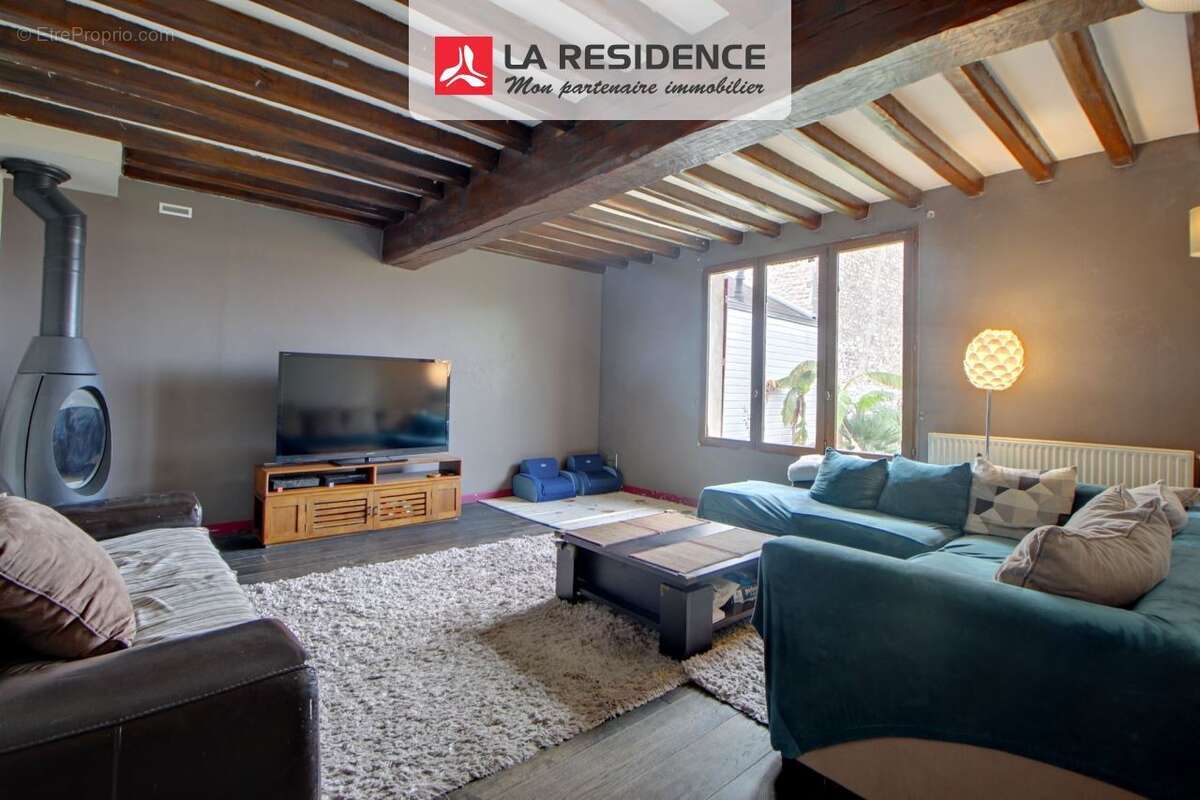 Maison à COURCELLES-SUR-SEINE