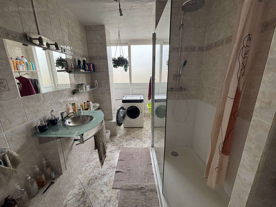 Appartement à LA VALETTE-DU-VAR