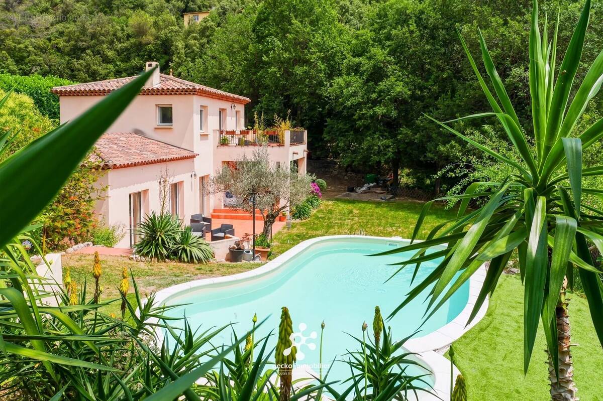 Maison à ROQUEFORT-LES-PINS