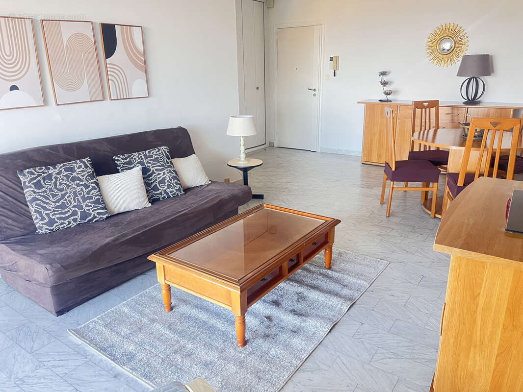 Appartement à VALLAURIS