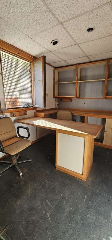 Commerce à TOURRETTE-LEVENS