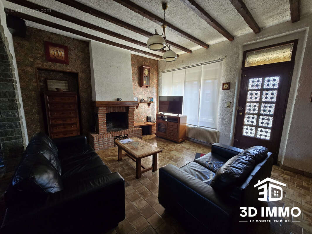 Maison à AVESNES-SUR-HELPE