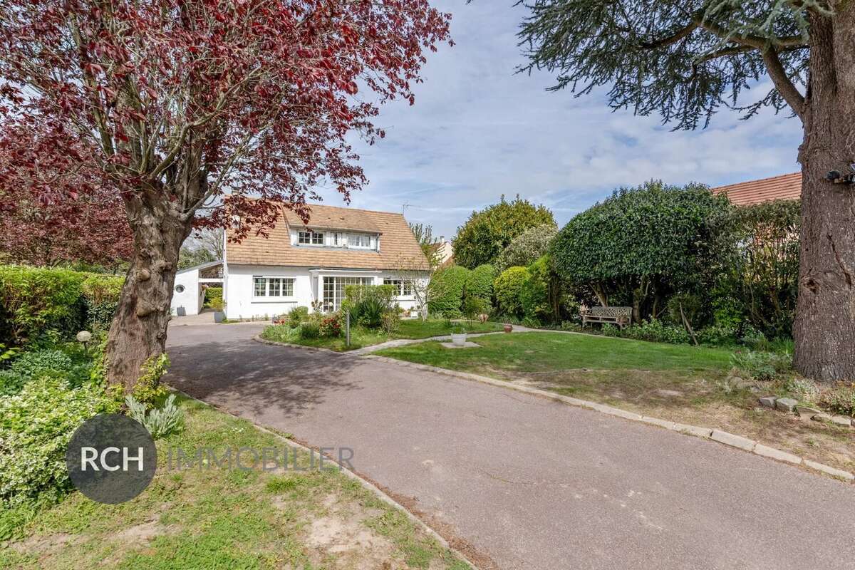 Maison à VILLIERS-SAINT-FREDERIC