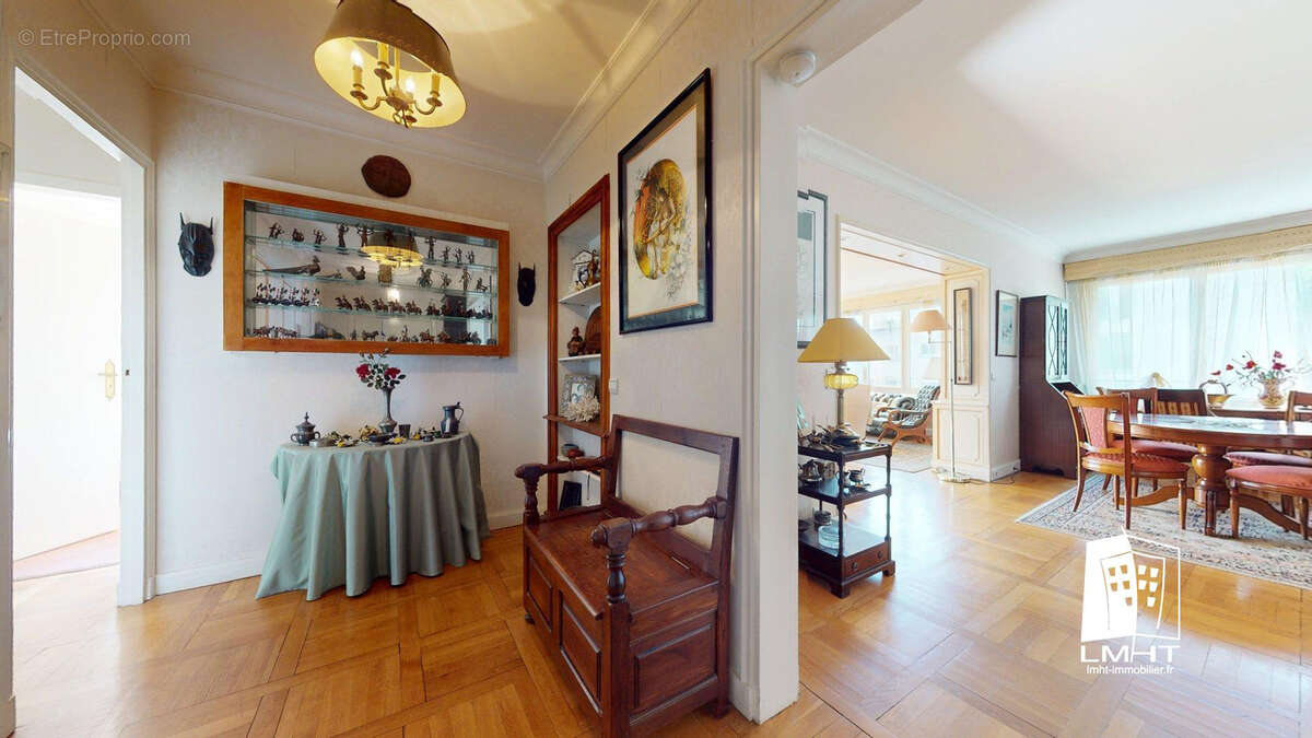 Appartement à VILLE-D&#039;AVRAY