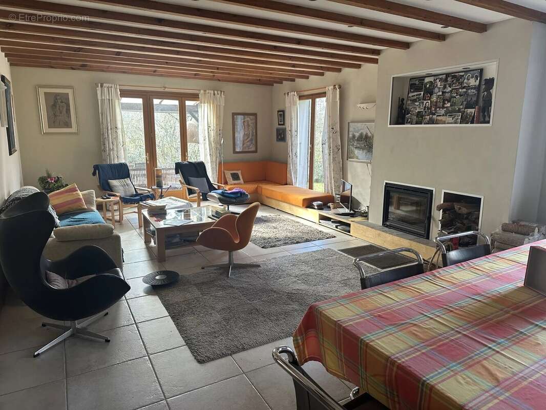 Deux maisons avec étang et piscine - photo 4