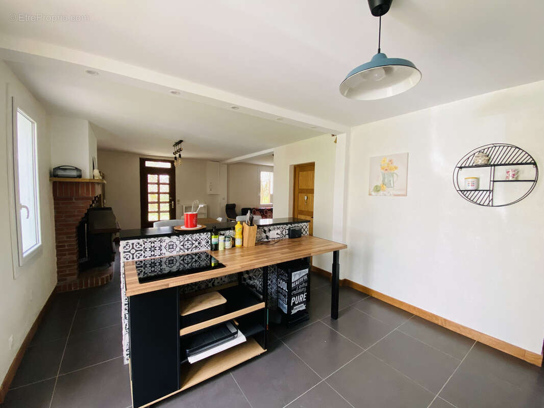 Maison à YGOS-SAINT-SATURNIN