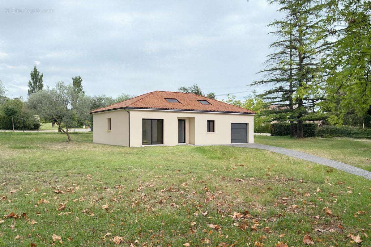 Terrain à VILLENEUVE-DE-BERG