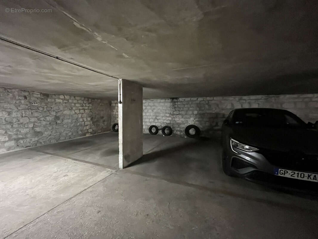 Parking à MONTROUGE