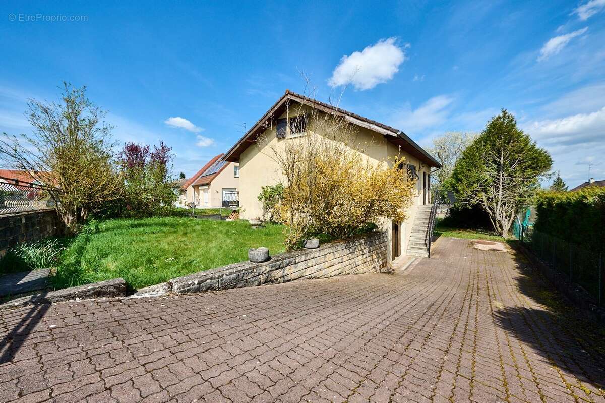 Maison à MAGNY-SUR-TILLE