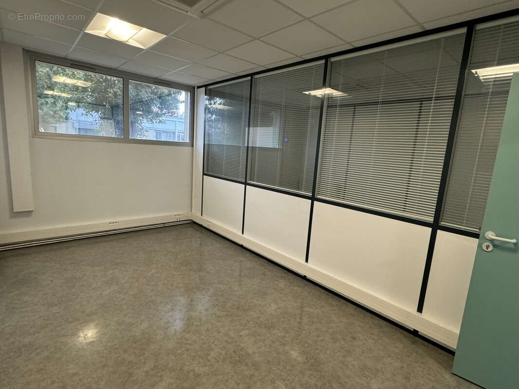 Commerce à VILLEURBANNE