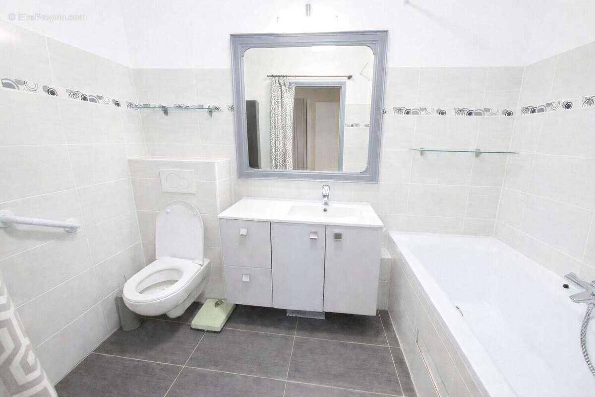 Appartement à FONTENAY-LE-FLEURY